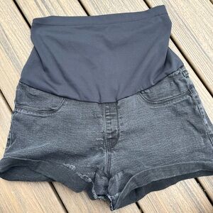 Just USA black denim maternity shorts size 28